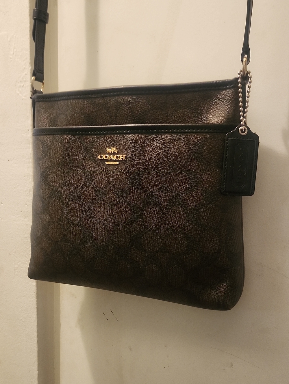 Coach Signature Messenger Bag in Brown and Black Straps Are Perfect . Zipper Gli - Picture 4 of 11